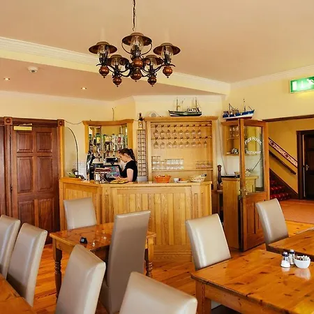 Pier House 3* Árainn
